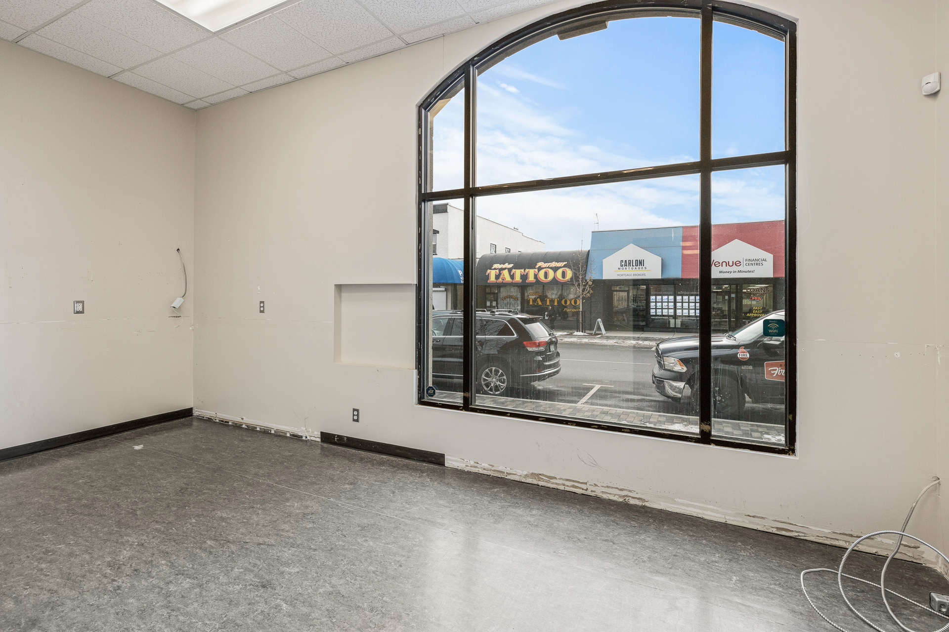 FOR LEASE OFFICE/RETAIL SPACE LOCATED IN PROMINENT BUILDING DOWNTOWN PENTICTON Royal LePage